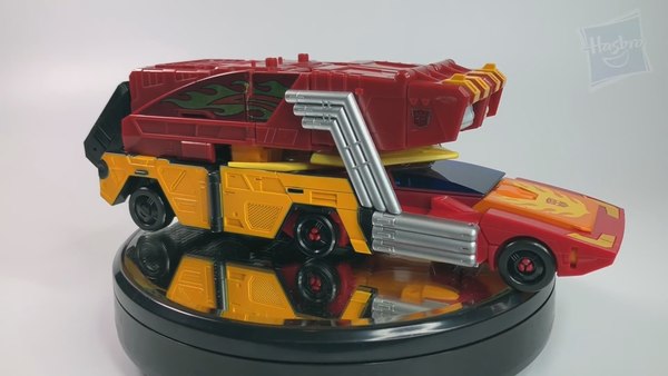 Power Of The Primes Leader Wave 1 Rodimus Prime Chinese Video Review With Screenshots 01 (1 of 76)